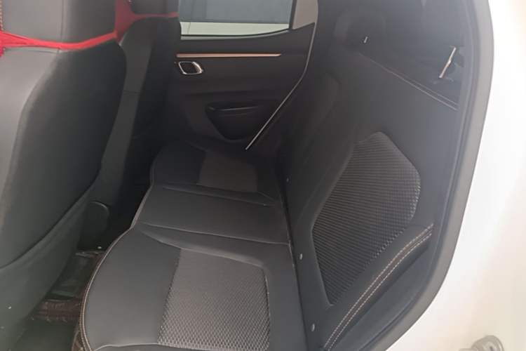 Used Dongfeng NAMMI BOX 2022 Revised Light Wind Edition 201 km Standard Version Left Rear Seat