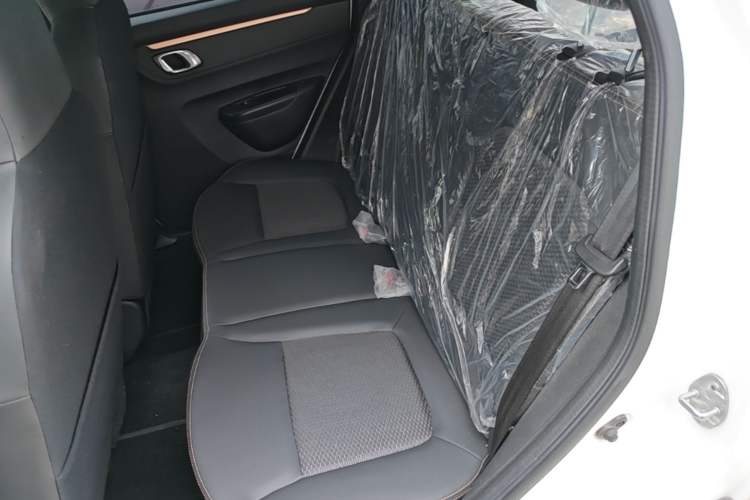 Used Dongfeng NAMMI BOX 2022 Revised Light Wind Edition 201 km Standard Version Left Rear Seat