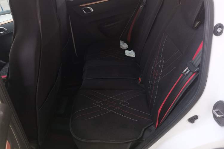 Used Dongfeng NAMMI BOX 2022 Chasing Wind Edition 331KM Advanced Model Left Rear Seat