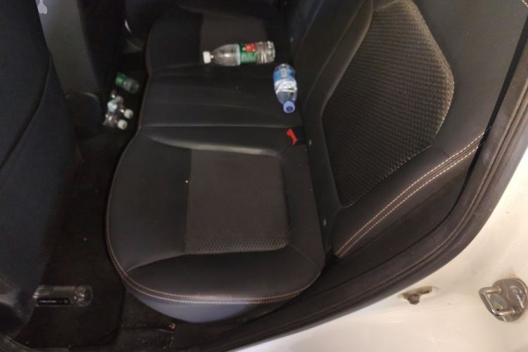 Used Dongfeng NAMMI BOX 2022 Revised Light Wind Edition 201 km Standard Version Left Rear Seat
