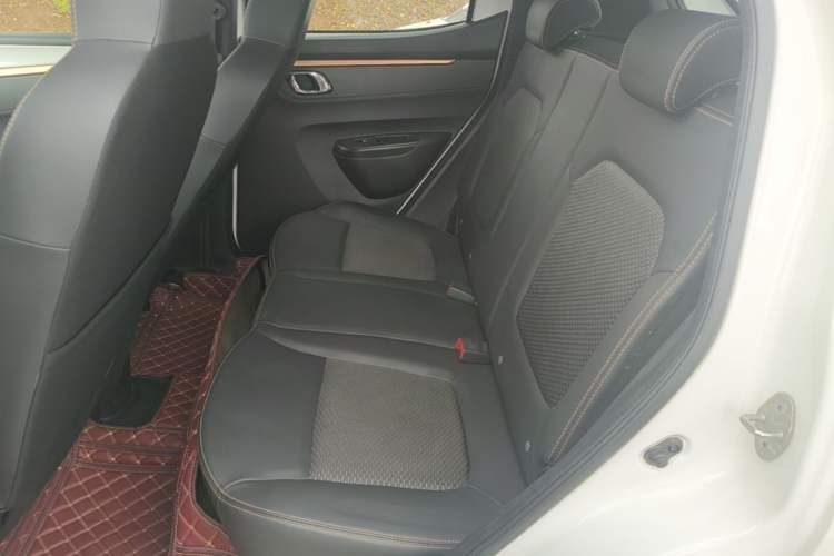 Used Dongfeng NAMMI BOX 2022 Revised Light Wind Edition 201 km Standard Version Left Rear Seat