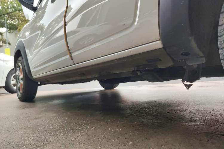 Used Dongfeng NAMMI BOX 2022 Chasing Wind Edition 331 km Standard Model Left Side Sill
