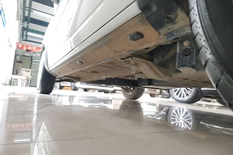 Used Dongfeng NAMMI BOX 2022 Revised Light Wind Edition 201 km Standard Version Left Side Sill