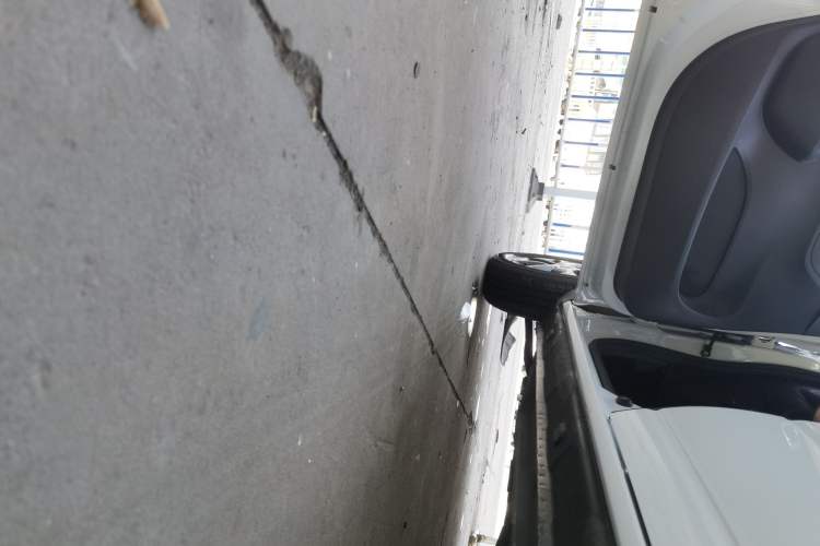 Used Dongfeng NAMMI BOX 2022 Chasing Wind Edition 331KM Advanced Model Left Side Sill
