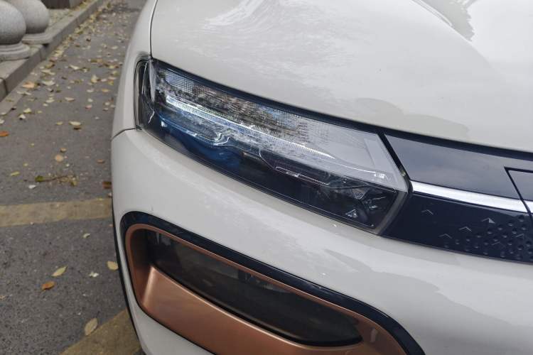 Used Dongfeng NAMMI BOX 2022 Light Wind Edition 201KM Lightning Model Right Front Headlight