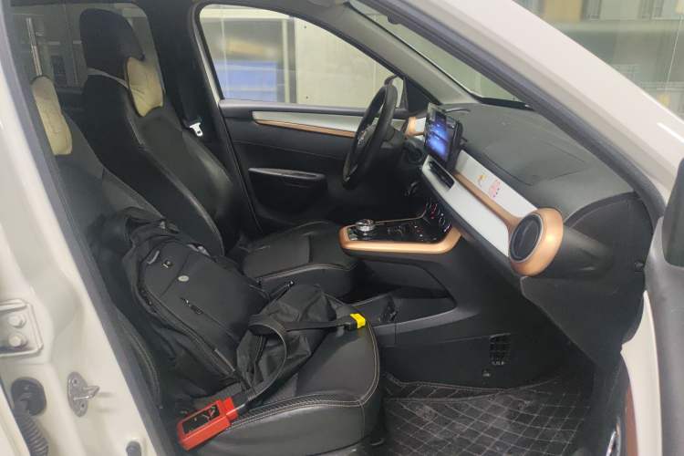 Used Dongfeng NAMMI BOX 2022 Chasing Wind Edition 331KM Advanced Model Right Front Seat