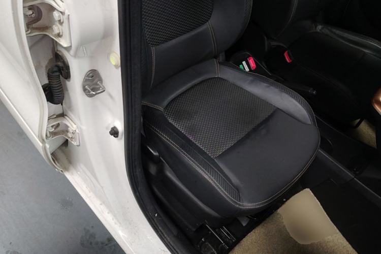 Used Dongfeng NAMMI BOX 2022 Chasing Wind Edition 331 km Standard Model Right Front Seat