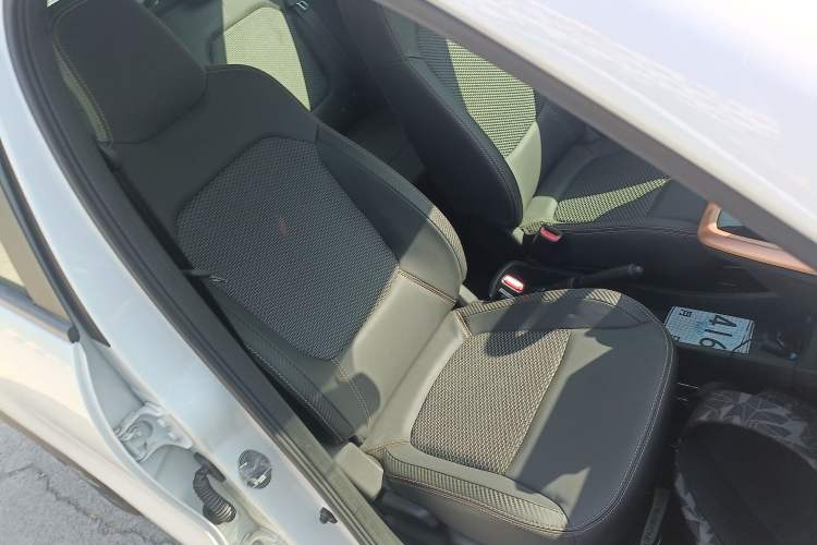 Used Dongfeng NAMMI BOX 2022 Light Wind Edition 201KM Lightning Model Right Front Seat