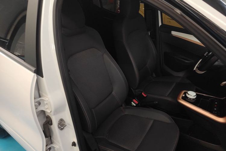 Used Dongfeng NAMMI BOX 2022 Champion Edition Light Wind Version 201KM Standard Model Right Front Seat