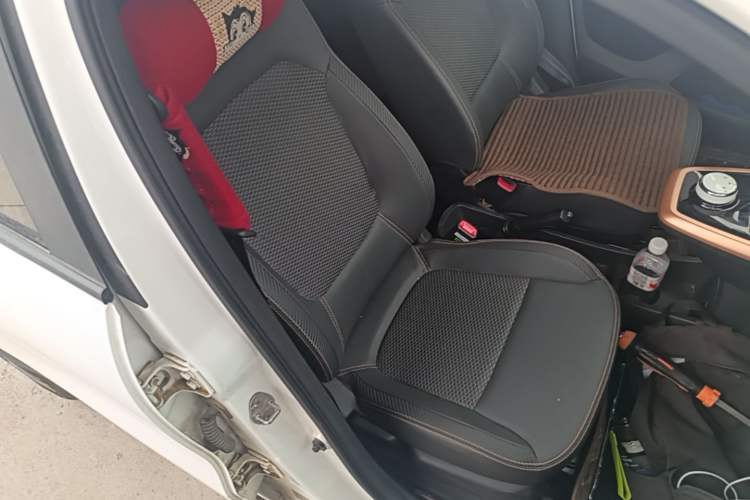 Used Dongfeng NAMMI BOX 2022 Revised Light Wind Edition 201 km Standard Version Right Front Seat