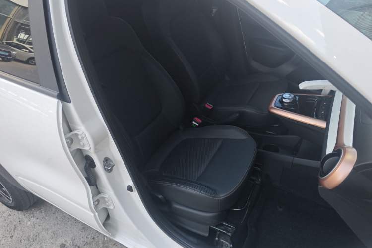 Used Dongfeng NAMMI BOX 2022 Light Wind Edition 201KM Lightning Model Right Front Seat