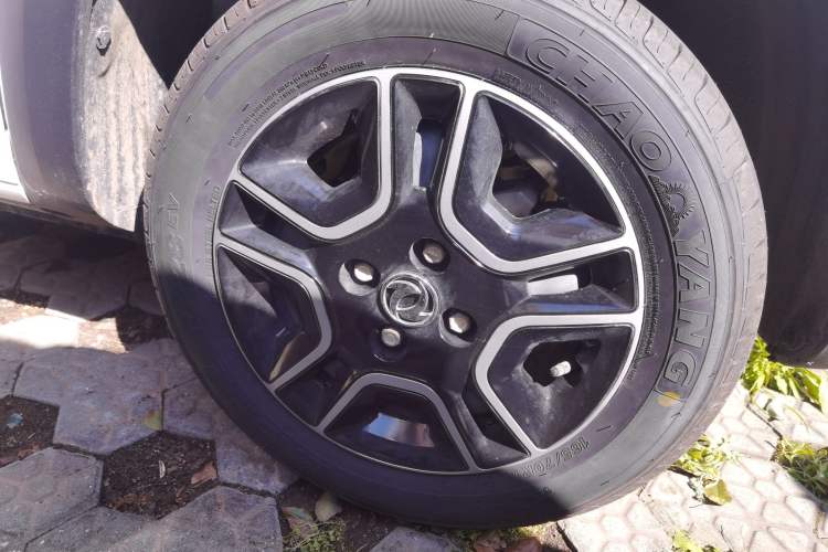Used Dongfeng NAMMI BOX 2022 Chasing Wind Edition 331 km Standard Model Right Front Wheel Hub