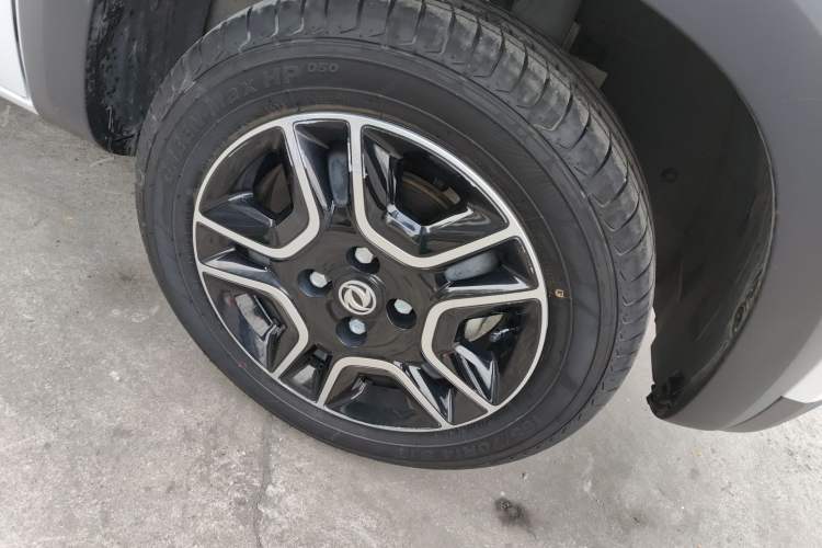 Used Dongfeng NAMMI BOX 2022 Champion Edition Light Wind Version 201KM Standard Model Right Front Wheel Hub
