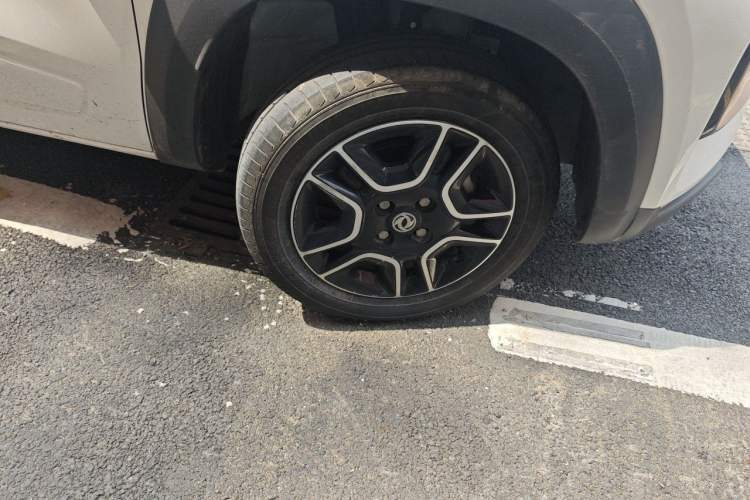 Used Dongfeng NAMMI BOX 2022 Light Wind Edition 201KM Standard Model Right Front Wheel Hub