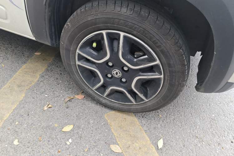 Used Dongfeng NAMMI BOX 2022 Light Wind Edition 201KM Lightning Model Right Front Wheel Hub