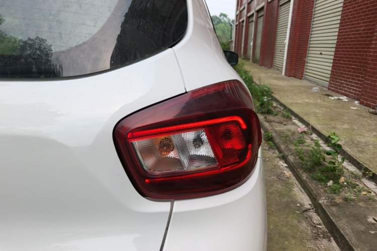 Used Dongfeng NAMMI BOX 2022 Revised Light Wind Edition 201 km Standard Version Right Rear Taillight