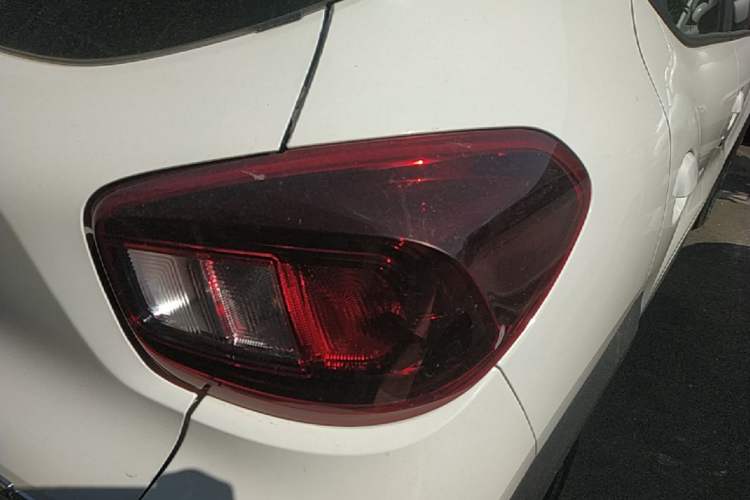 Used Dongfeng NAMMI BOX 2022 Revised Light Wind Edition 201 km Standard Version Right Rear Taillight