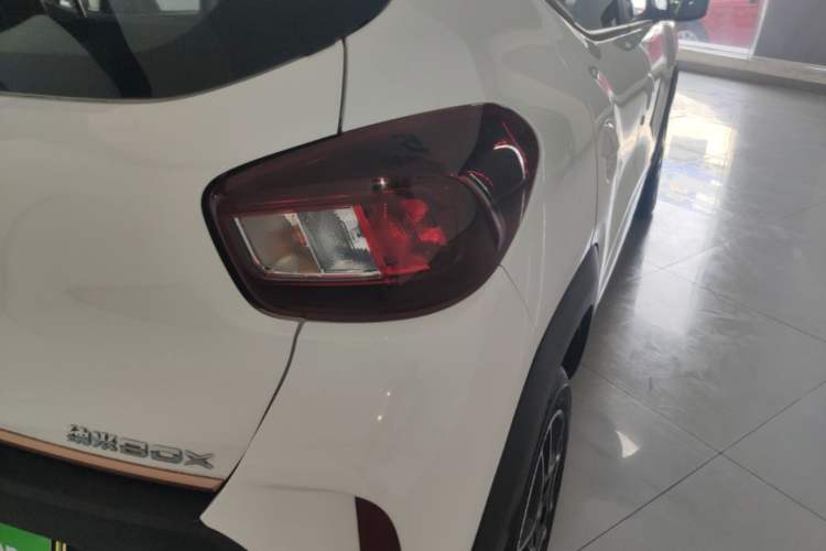 Used Dongfeng NAMMI BOX 2022 Champion Edition Light Wind Version 201KM Standard Model Right Rear Taillight