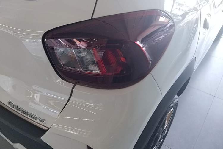 Used Dongfeng NAMMI BOX 2022 Champion Edition Light Wind Version 201KM Standard Model Right Rear Taillight