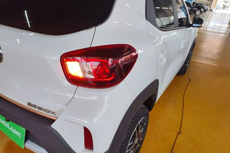 Used Dongfeng NAMMI BOX 2022 Light Wind Edition 201KM Lightning Model Right Rear Taillight