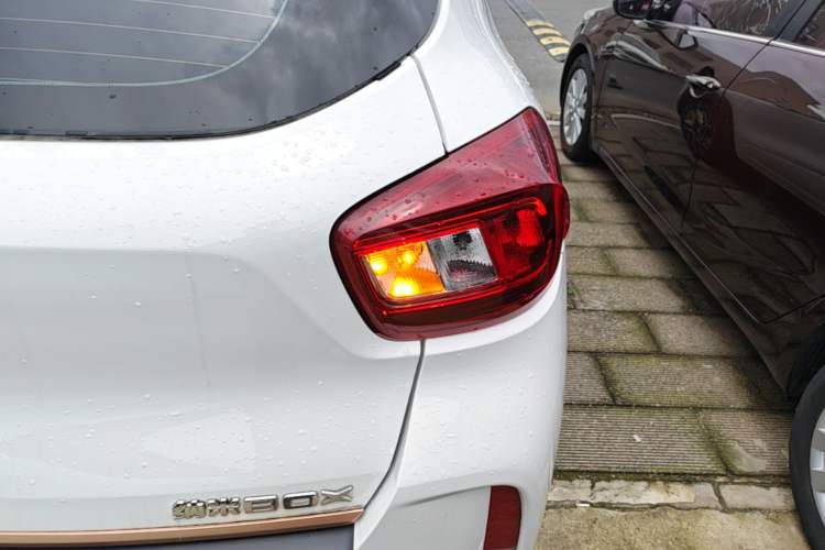 Used Dongfeng NAMMI BOX 2022 Revised Light Wind Edition 201 km Standard Version Right Rear Taillight