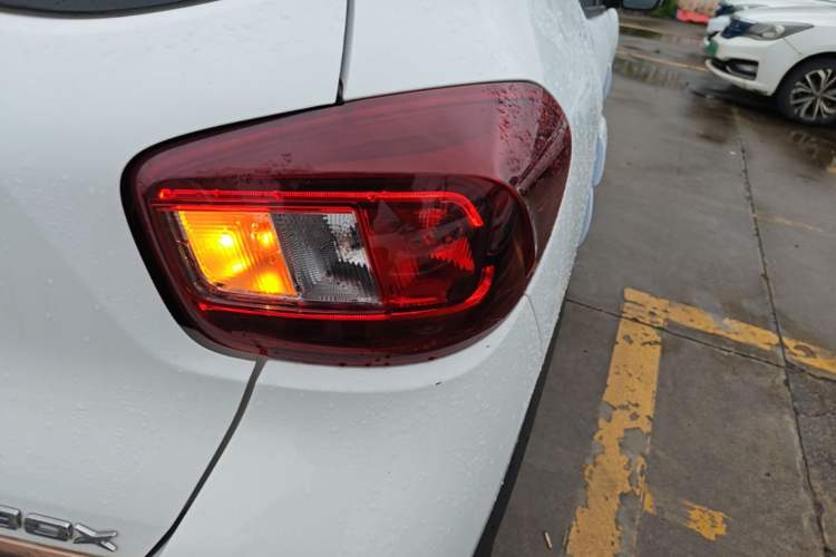Used Dongfeng NAMMI BOX 2022 Chasing Wind Edition 331 km Standard Model Right Rear Taillight
