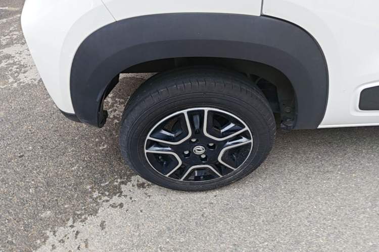 Used Dongfeng NAMMI BOX 2022 Chasing Wind Edition 331 km Standard Model Right Rear Wheel Hub