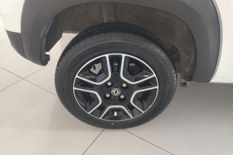 Used Dongfeng NAMMI BOX 2022 Champion Edition Light Wind Version 201KM Standard Model Right Rear Wheel Hub