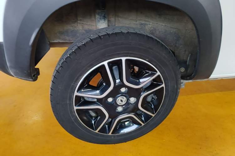 Used Dongfeng NAMMI BOX 2022 Light Wind Edition 201KM Lightning Model Right Rear Wheel Hub