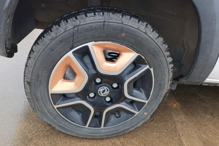 Used Dongfeng NAMMI BOX 2022 Chasing Wind Edition 331 km Standard Model Right Rear Wheel Hub