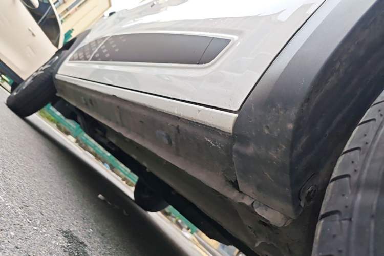 Used Dongfeng NAMMI BOX 2022 Chasing Wind Edition 331 km Standard Model Right Side Sill