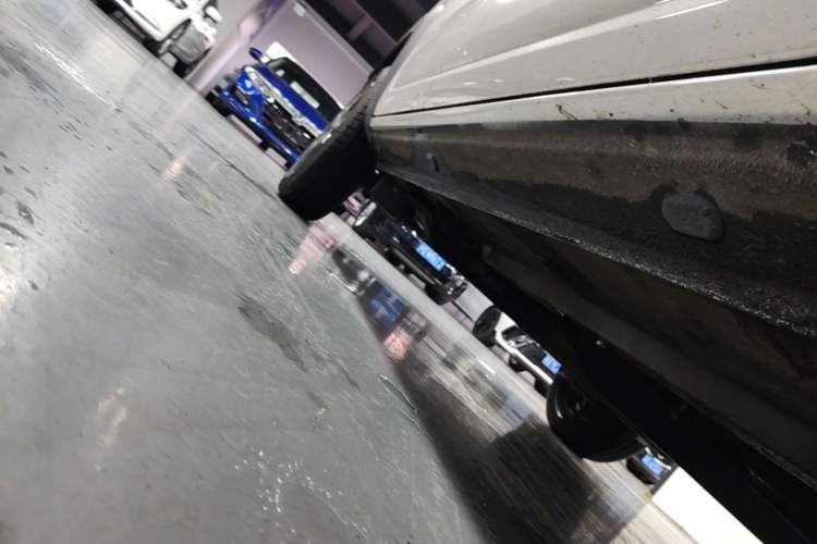 Used Dongfeng NAMMI BOX 2022 Chasing Wind Edition 331 km Standard Model Right Side Sill