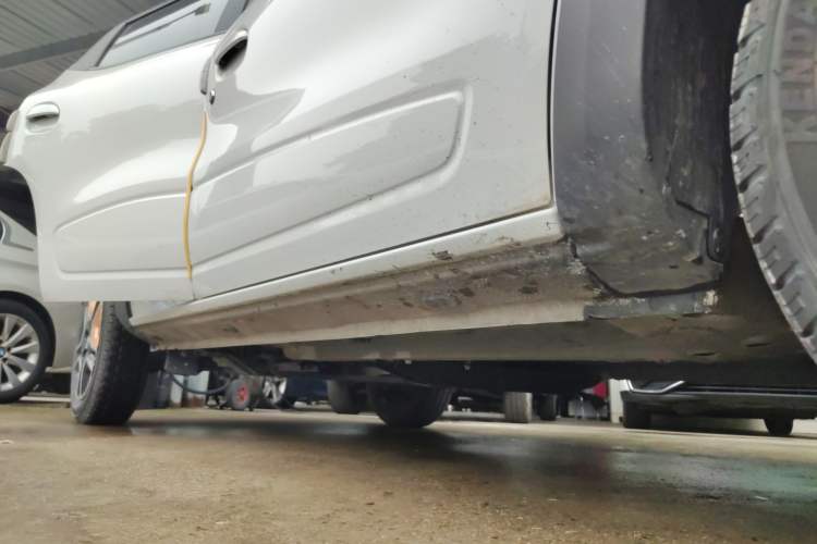 Used Dongfeng NAMMI BOX 2022 Chasing Wind Edition 331 km Standard Model Right Side Sill