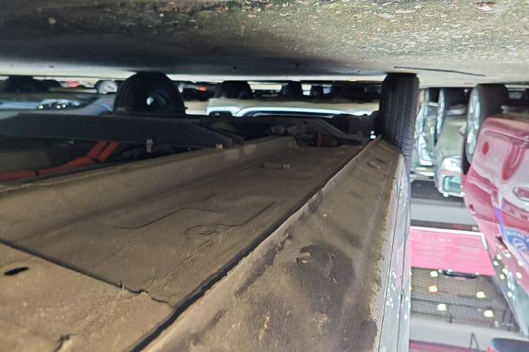 Used Dongfeng NAMMI BOX 2022 Revised Light Wind Edition 201 km Standard Version Right Side Sill