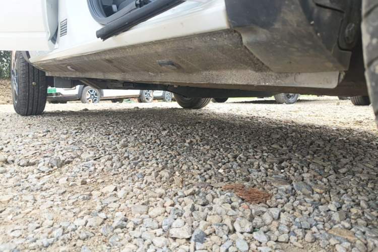 Used Dongfeng NAMMI BOX 2022 Revised Light Wind Edition 201 km Standard Version Right Side Sill