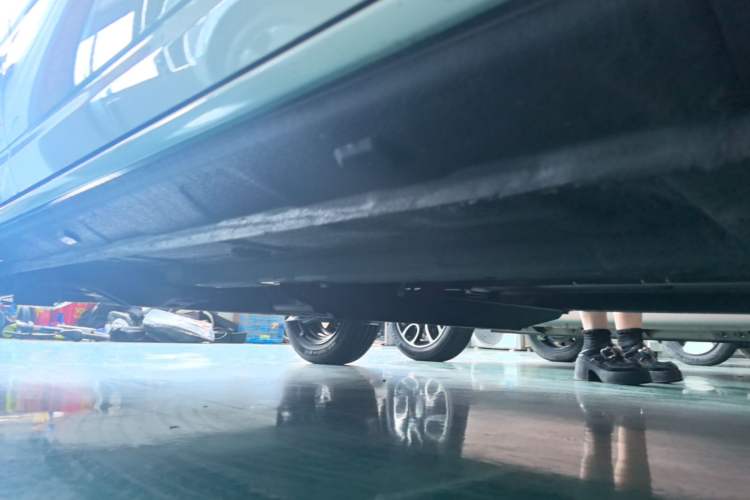 Used Dongfeng NAMMI BOX 2022 Chasing Wind Edition 331 km Standard Model Right Side Sill