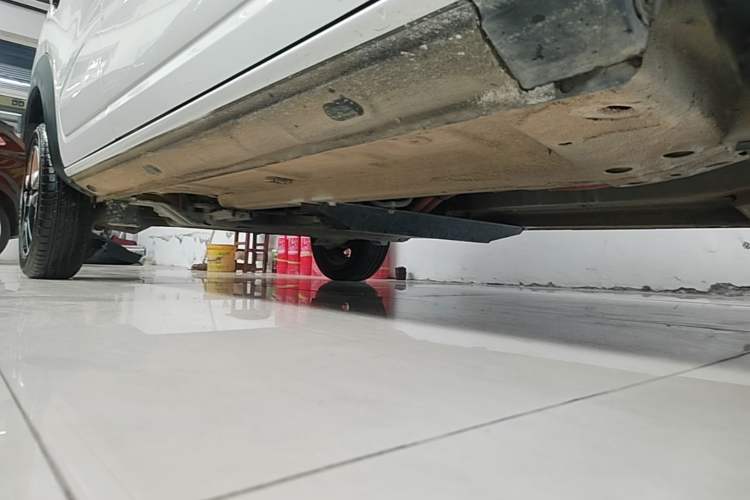 Used Dongfeng NAMMI BOX 2022 Revised Light Wind Edition 201 km Standard Version Right Side Sill