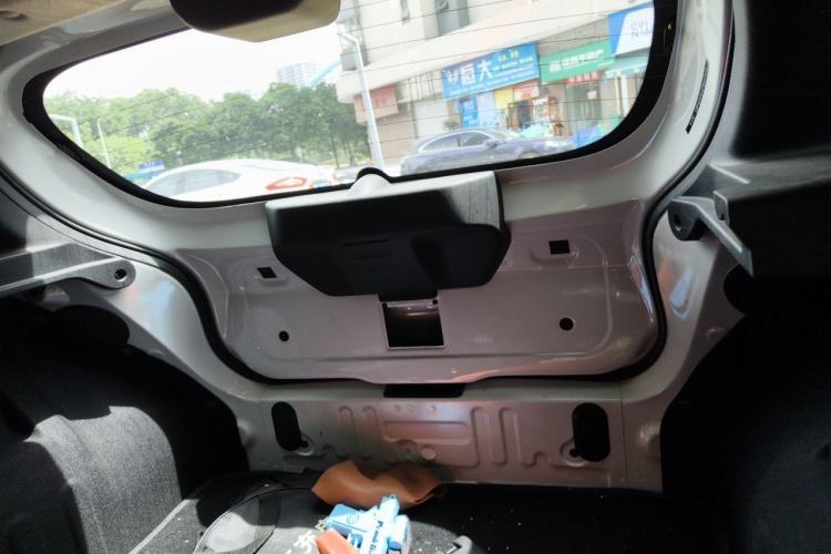 Used Dongfeng NAMMI BOX 2022 Revised Light Wind Edition 201 km Standard Version Trunk
