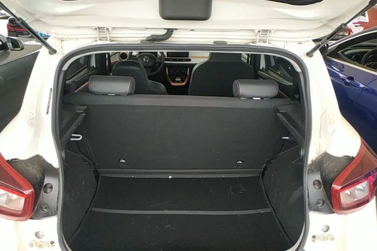 Used Dongfeng NAMMI BOX 2022 Chasing Wind Edition 331 km Standard Model Trunk