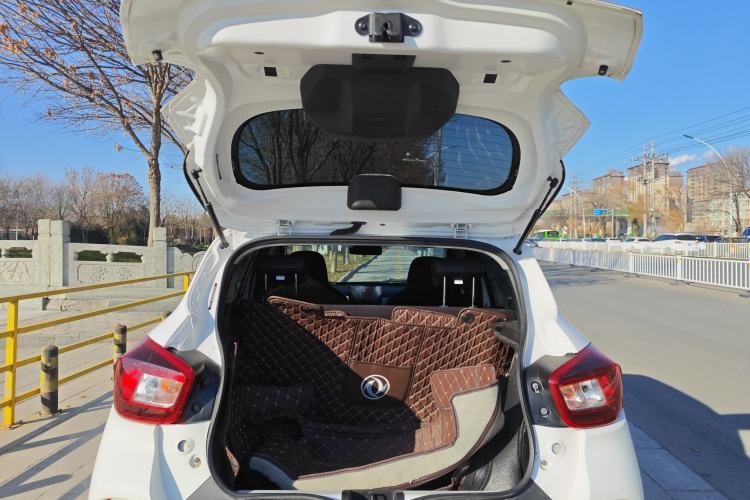 Used Dongfeng NAMMI BOX 2022 Revised Light Wind Edition 201 km Standard Version Trunk