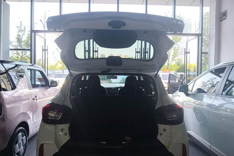 Used Dongfeng NAMMI BOX 2022 Champion Edition Light Wind Version 201KM Standard Model Trunk