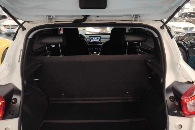 Used Dongfeng NAMMI BOX 2022 Champion Edition Light Wind Version 201KM Standard Model Trunk