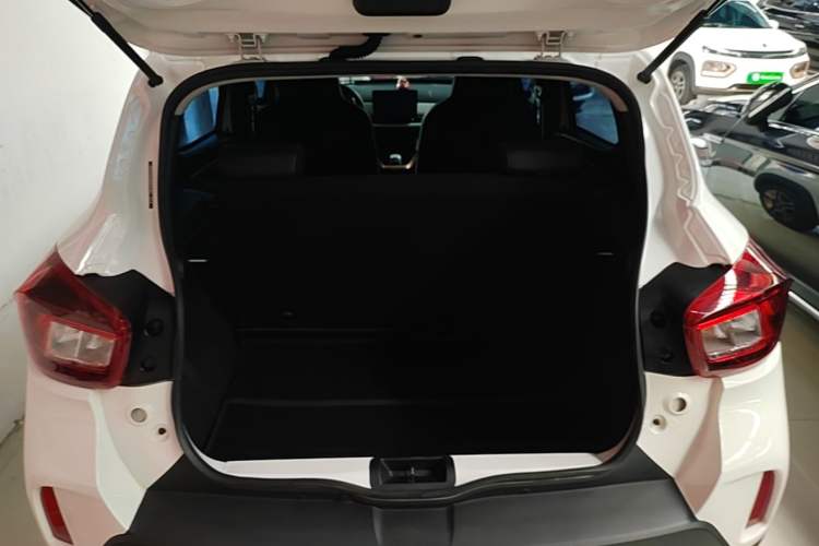 Used Dongfeng NAMMI BOX 2022 Revised Light Wind Edition 201 km Standard Version Trunk