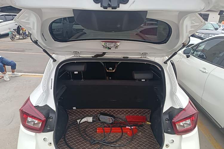 Used Dongfeng NAMMI BOX 2022 Revised Light Wind Edition 201 km Standard Version Trunk