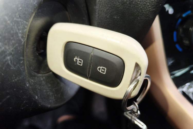 Used Dongfeng NAMMI BOX 2022 Revised Light Wind Edition 201 km Standard Version Vehicle Key