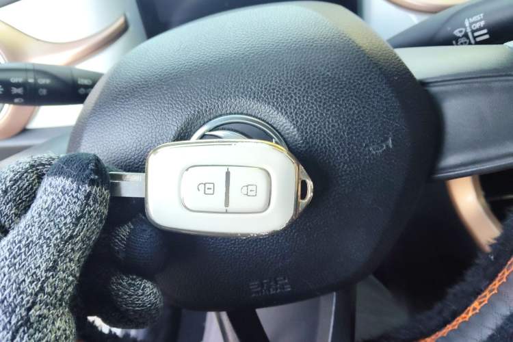 Used Dongfeng NAMMI BOX 2022 Revised Light Wind Edition 201 km Standard Version Vehicle Key