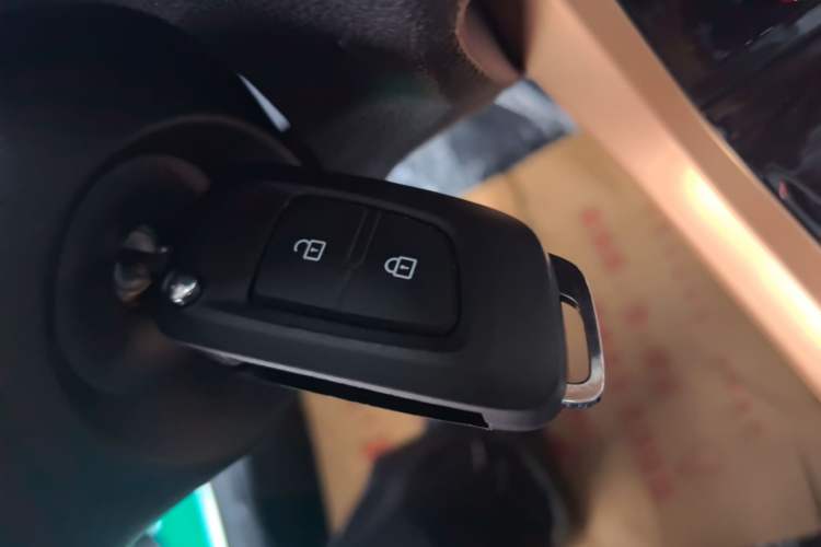 Used Dongfeng NAMMI BOX 2022 Chasing Wind Edition 331 km Standard Model Vehicle Key