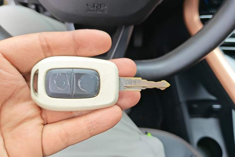 Used Dongfeng NAMMI BOX 2022 Revised Light Wind Edition 201 km Standard Version Vehicle Key