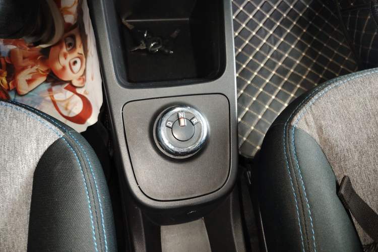 Used Dongfeng NAMMI EX1 2021 Quality Edition Gear Lever