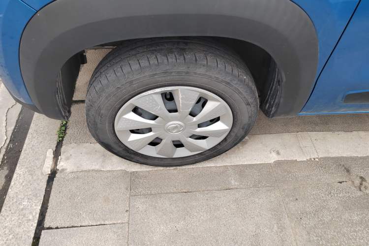 Used Dongfeng NAMMI EX1 2021 Quality Edition Left Front Wheel Hub